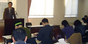 04年2月　高齢者福祉スタッフ情報交換＆交流会で講師　（大阪ボランティア協会）